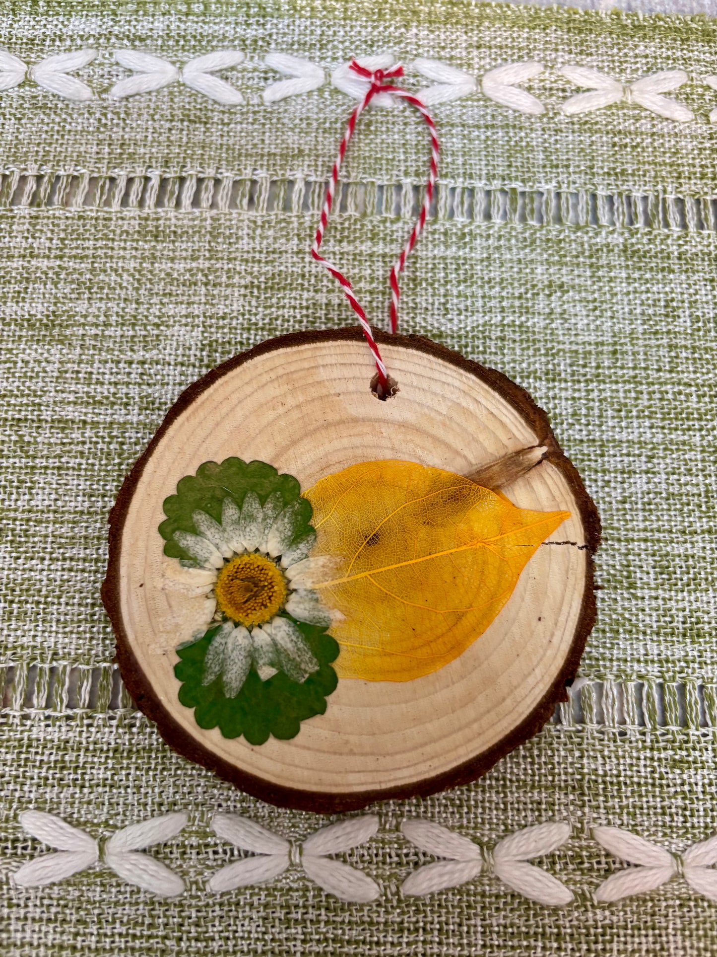 Daisy Wood Wall Hang