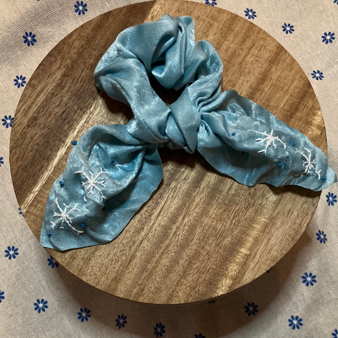 The snowflake scrunchie